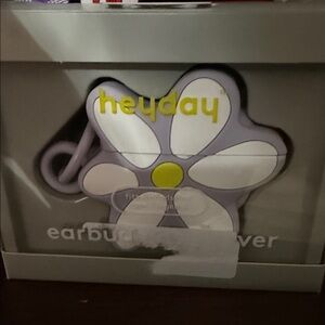 Heyday Lavender and White Earbud Cover